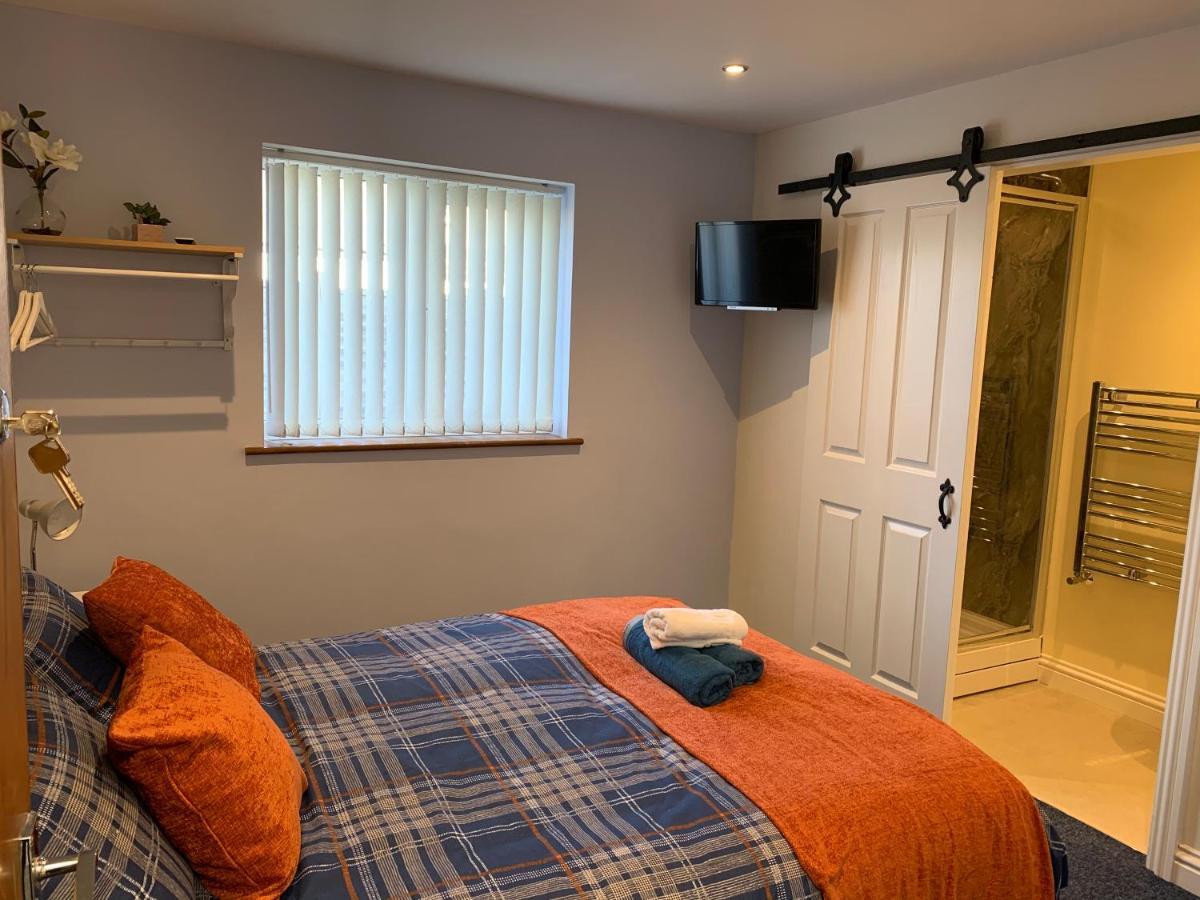 Maple Leaf Guest House Almondsbury Buitenkant foto