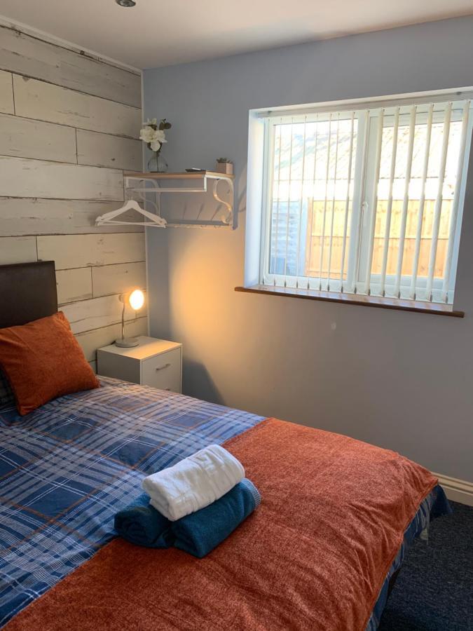 Maple Leaf Guest House Almondsbury Buitenkant foto